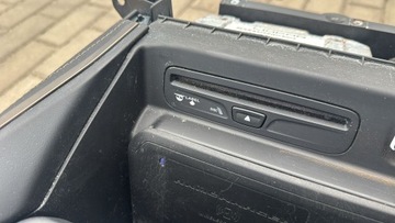 DODGE RAM V 1500 19- LOKETNÍ OPĚRKA TUNEL CENTRÁLNÍ KŮŽE OMEZENÍ