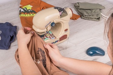 АКСЕССУАРЫ ДЛЯ ДЕТСКОЙ ШВЕЙНОЙ МАШИНЫ СВЕТОДИОДНАЯ КРЫШКА