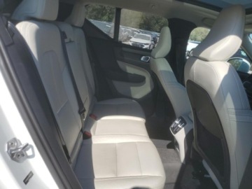 Volvo XC40 2021 Volvo XC 40 T5 Momentum, 2021r., 4x4, 2.0L 2.0 Benzyna 252KM, zdjęcie 9