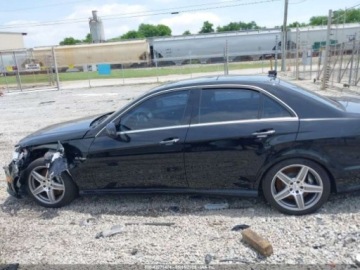 Mercedes Klasa E W212 2010 Mercedes-Benz Klasa E 63 AMG 2010 6.3l 6.3 Benzyna 518KM, zdjęcie 2