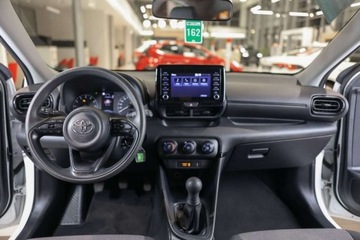 Toyota 2022 Toyota Yaris 1.0 Active Benzyna 72KM, zdjęcie 5