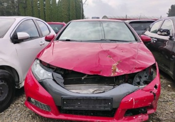 Honda Civic IX Hatchback 5d 1.6 i-DTEC 120KM 2013 Honda Civic 2013r, 1.6 Diesel. Uszkodzony lewy przod i tyl. 1.6 Diesel, zdjęcie 17