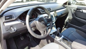 Volkswagen Passat B7 Variant 1.6 TDI CR DPF BlueMotion 105KM 2013 Volkswagen Passat B7 1.6 TDi 105kM Klima Grzane Fotele Czujniki Serwis GWA, zdjęcie 24