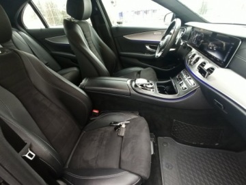 Mercedes Klasa E W213 Limuzyna 2.0 220d 194KM 2018 Mercedes E 220 salon, I wł, bezwyp. AMG Line, zdjęcie 10