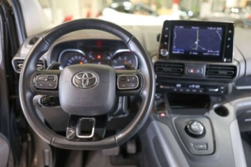 Toyota 2022 Toyota Proace City Verso Long 1.2 D-4T Family Aut. 1.2 Benzyna 130KM, zdjęcie 25