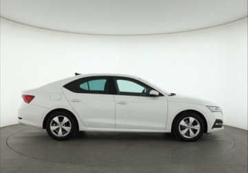 Skoda Octavia IV Liftback 1.5 TSI EVO 150KM 2022 Skoda Octavia 1.5 TSI, Salon Polska, zdjęcie 5