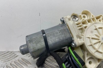 MOTOREK OKNO PŘEDNÍCH PRAVÝCH DVEŘE MERCEDES-BENZ E (W211) A2118203042