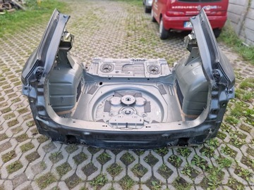 AUDI Q3 83A SPORTBACK ЗАДНИЙ РЕМЕНЬ ВАННАЯ ЧЕТВЕРТЬ Л + П