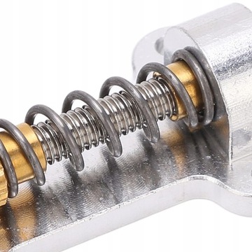 Электрогитара со стабилизатором тремоло.