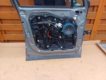 DVEŘE LEVÉ PŘEDNÍ HYUNDAI SANTA FE IV 19R W2P KOMPLETNÍ