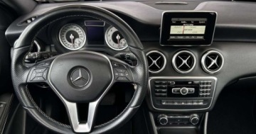 Mercedes Klasa A W176 Hatchback 5d 1.6 180 BlueEFFICIENCY 122KM 2014 Mercedes-Benz Klasa A Salon PL Panorama Czujniki Bi-ksenon Podgrzewane fot, zdjęcie 12