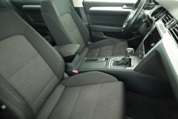 Volkswagen Passat B8 Limousine 1.8 TSI BlueMotion Technology 180KM 2017 VW Passat 1.8 TSI, Salon Polska, 1. Właściciel, zdjęcie 6