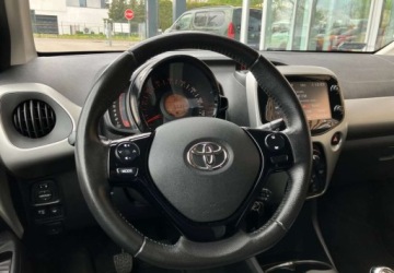 Toyota Aygo II Hatchback 5d 1.0 VVT-i 69KM 2016 Toyota Aygo Toyota Aygo Benzyna 69KM, zdjęcie 18