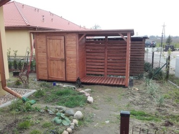 Дровяной сарай с домиком для садового инструмента из дерева