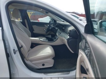 Mercedes Klasa E W213 2022 Mercedes-Benz Klasa E 350 4Matic 2022 2.0 Benzyna 255KM, zdjęcie 9