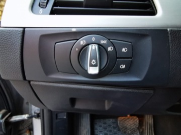 BMW Seria 3 E90-91-92-93 Touring E91 2.0 320d 177KM 2009 BMW 3 (E91) 320d xDrive 177 KM Bezwypadkowy, Automat, Nawigacja M-Pakiet, zdjęcie 19