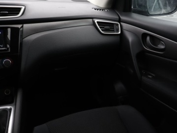 Nissan Qashqai II Crossover 1.2 DIG-T 115KM 2014 Nissan Qashqai 1.2 DIG-T, Klima, zdjęcie 7