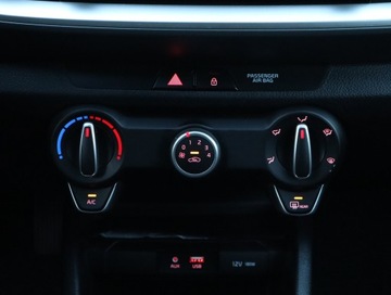 Kia Stonic I Crossover 1.0 T-GDI 120KM 2020 Kia Stonic 1.0 T-GDI, Salon Polska, Serwis ASO, zdjęcie 15