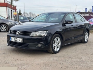 Volkswagen Jetta VI Sedan 1.2 TSI 105KM 2011 Volkswagen Jetta 1.2 TSI BlueMotion Technology Trendline 105KM 2011r, zdjęcie 1