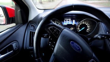 Ford Focus III Kombi Facelifting 2.0 TDCi 150KM 2016 .. Nawigacja .. Grzana Kierownica , Fotele i SZYBY .. Czujniki parkowania ., zdjęcie 29