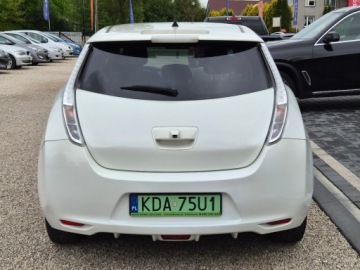 Nissan Leaf I Hatchback 5d Facelifting Elektryczny 109KM 2016 Nissan Leaf Sliczny Bialy elektryk 30KWH 149tys km Navi, kamera, automat f, zdjęcie 6