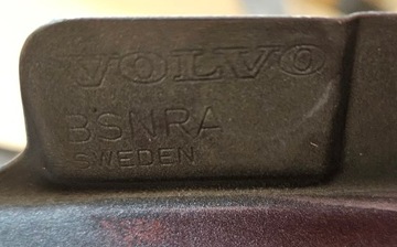 BLATNÍK LEVÝ PŘEDNÍ VOLVO V40 OE 31301261
