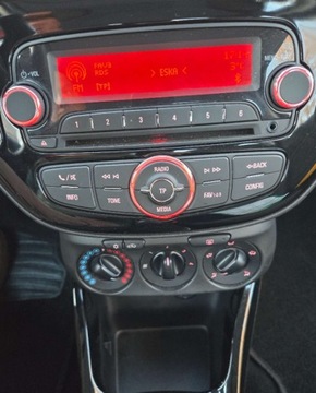 Opel Adam Hatchback 1.2 70KM 2018 Opel Adam Zadbany z malym przebiegiem dobra wersja wyposazenia 1.2 70KM, zdjęcie 12