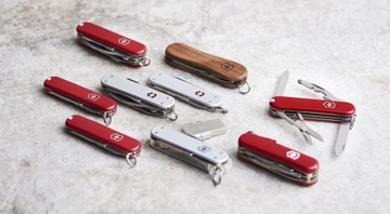 Victorinox 0.6226.31P, scyzoryk Signature Lite Onyx Black, LED, zawieszka