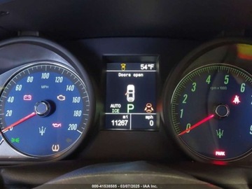 Maserati GranTurismo 2015 Maserati GranTurismo 2015 4.7l 4.7 Benzyna 444KM, zdjęcie 11