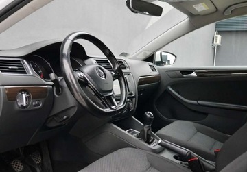 Volkswagen Jetta VI Sedan Facelifting 2.0 TDI 110KM 2017 Volkswagen Jetta 2.0 TDI 110HP Klimatronic Salon Pl. II.wlasciciel GWARANC, zdjęcie 10