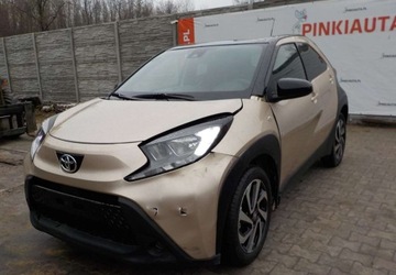 Toyota Aygo X 1.1 VVT-i 72KM 2023 Toyota Aygo X Okazja Benzyna 72KM, zdjęcie 7