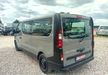 Opel Vivaro B Kombi Extra Long H1 2,9t 1.6 BiTurbo 125KM 2016 Opel Vivaro Opel Vivaro 1.6 Diesel 125KM, zdjęcie 6