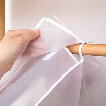 OSŁONA PRZECIWPYŁOWA DO PRZECHOWYWANIA UBRAŃ