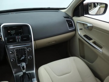 Volvo XC60 I SUV Facelifting 2.0 D4 DRIVE-E 181KM 2014 Volvo XC60 D4, Salon Polska, Serwis ASO, 178 KM, zdjęcie 7