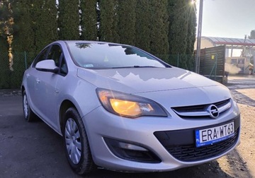 Opel Astra J Sedan 1.6 CDTI ecoFLEX 110KM 2015 Opel Astra 2015. SALON POLSKA. 1.6 CDTI. Uszkodzony tyl i lekko lewy bok.