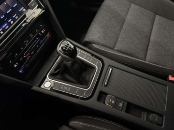 Volkswagen Passat B8 Variant Facelifting 2.0 TDI SCR 150KM 2023 Volkswagen Passat Business ACC LED Hak CarPlayAndroid Auto Podgrzewan, zdjęcie 23