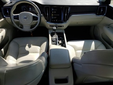 Volvo S60 III 2021 Volvo S60 T5 Momentum 2021 2.0l 2.0 Benzyna 250KM, zdjęcie 8
