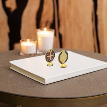 СВЯТАЯ АВТОМОБИЛЬНАЯ МЕДАЛЬ УКРАШЕНИЯ РОДНАЯ СЦЕНА ИЗ МЕТАЛЛА