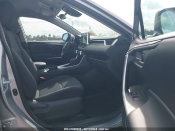 Toyota 2023 Toyota RAV4 2023r., LE, od ubezpieczalni 2.5 Benzyna 203KM, zdjęcie 8