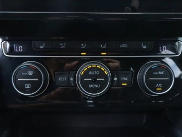 Volkswagen Arteon Fastback 1.5 TSI 150KM 2019 VW Arteon 1.5 TSI, Salon Polska, Serwis ASO, zdjęcie 17