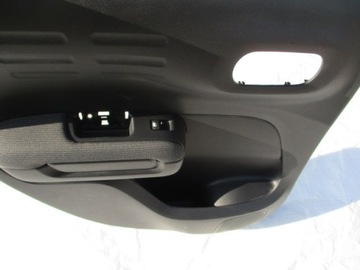 C3 III ЗАДНЯЯ ЛЕВАЯ СТОРОНА ДВЕРИ