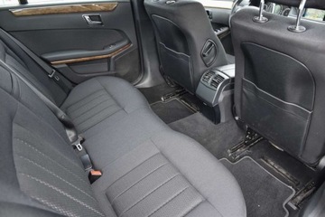 Mercedes Klasa E W212 Limuzyna 200 CGI BlueEFFICIENCY 184KM 2011 Mercedes-Benz Klasa E MERCEDES E200 184KM ELEGANCE 7G-TRONIK Xenon Navi Gw, zdjęcie 31
