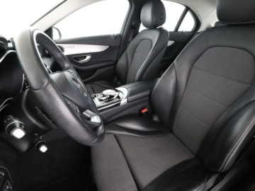 Mercedes Klasa C W205 Limuzyna 180 156KM 2018 Mercedes C 180 automat półskóra klima auto, zdjęcie 12