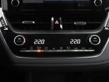 Toyota Corolla XII Sedan 1.5 VVT-i 125KM 2022 Toyota Corolla 1.5 VVT-i, Salon Polska, zdjęcie 12