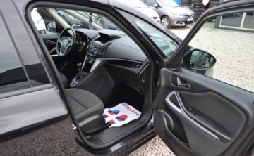 Opel Zafira C Tourer 1.4 Turbo ECOTEC 140KM 2016 Opel Zafira 7 osobowy 1.4 Turbo Benzyna Nawigacja Tempomat Cz. parkowania, zdjęcie 14