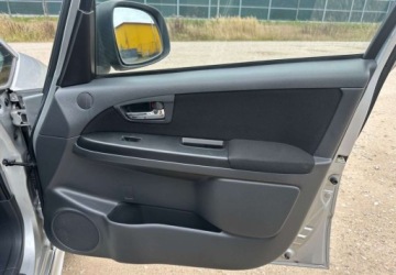 Suzuki SX4 I Sedan 1.6 VVT 120KM 2010 Suzuki SX4 Suzuki SX4 1.6 Benzyna 120KM, zdjęcie 27