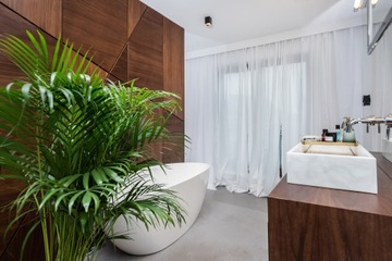 Fornirowane okładziny ścian, drzwi ukryte