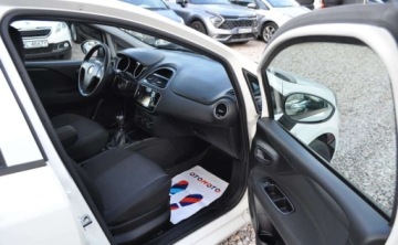 Fiat Punto Punto 2012 Hatchback 3d 1.2 69KM 2016 Fiat Punto Klimatyzacja Elektryczne Szyby 1.2 Benzyna 69KM, zdjęcie 13