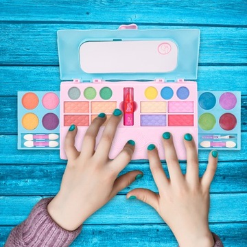 ZESTAW DO MAKIJAŻU KOSMETYKI KOSMETYCZKA TOREBKA