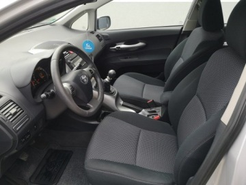 Toyota Auris I Hatchback 5d Facelifting 1.6 Valvematic 132KM 2011 Toyota Auris 1.6 Benzyna 132KM Klimatr LIFT Isofix, zdjęcie 15